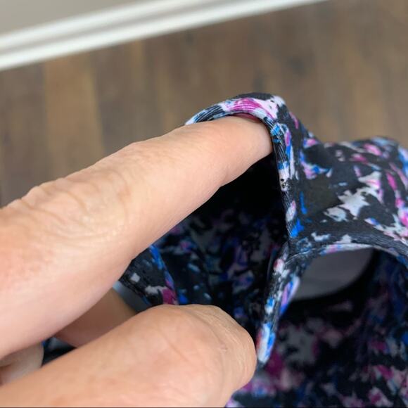 Fabletics Salar Capri In Metallic Pebble Leggings - Picture 5 of 7